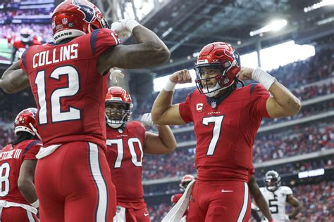 Start nico collins or christian kirk - Get instant advice on your decision to start Christian Kirk or Marquise Brown for Week 1. We offer recommendations from over 100 fantasy football experts along with player statistics, the latest ...
